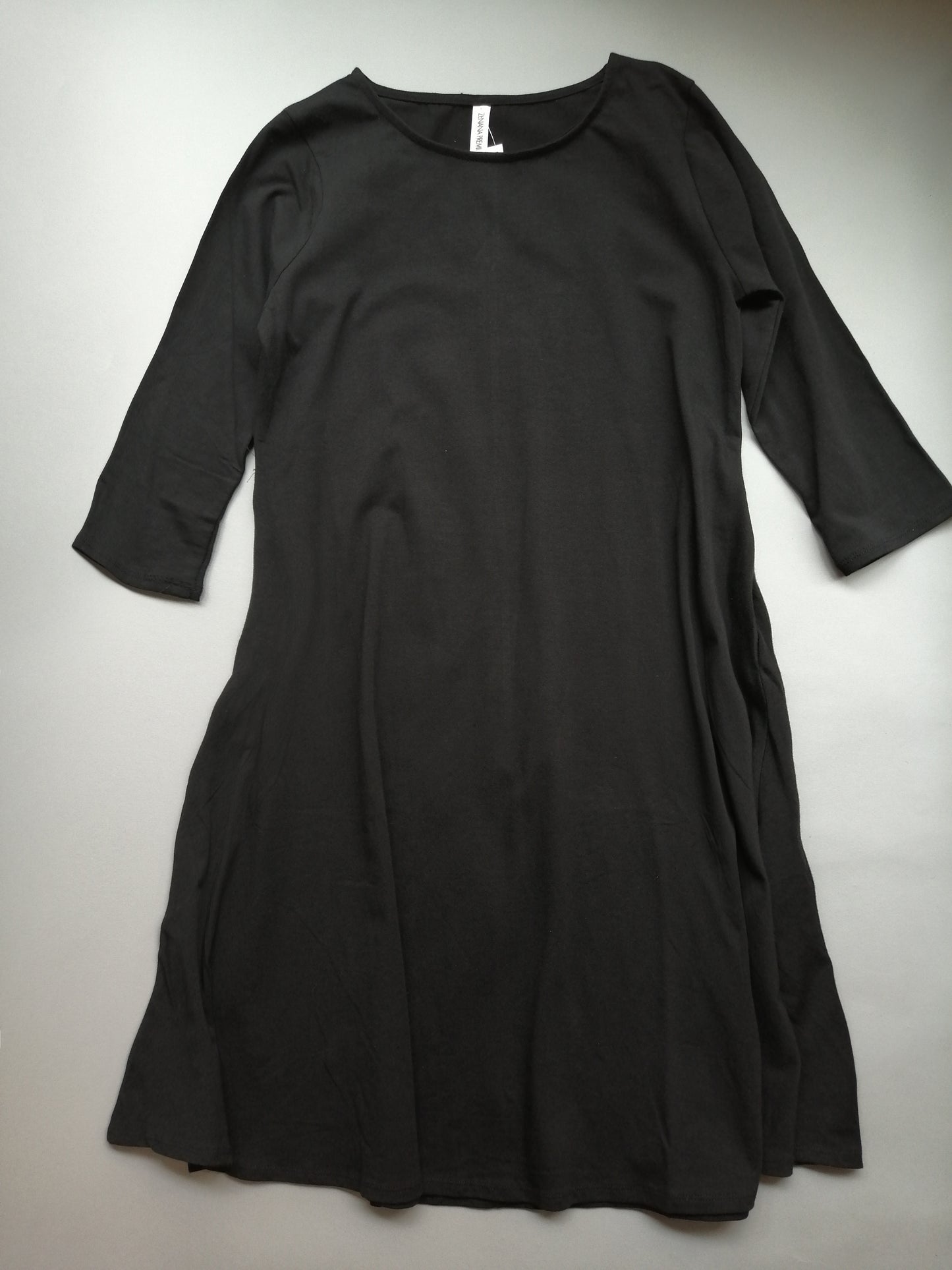 Flowy L-Train Dress